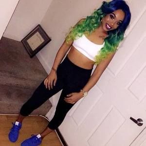 Meet your Posher, Janis